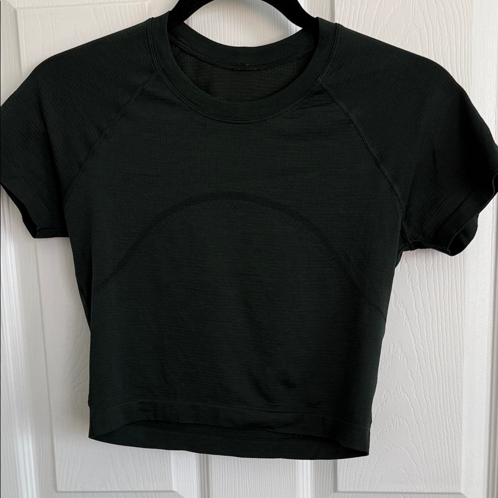 Dark Green Lululemon cropped run swiftly Short Sleeve Active Top-SZ 8 EXC COND!